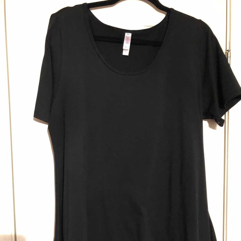 Lularoe SOLID BLACK perfect tee size xl